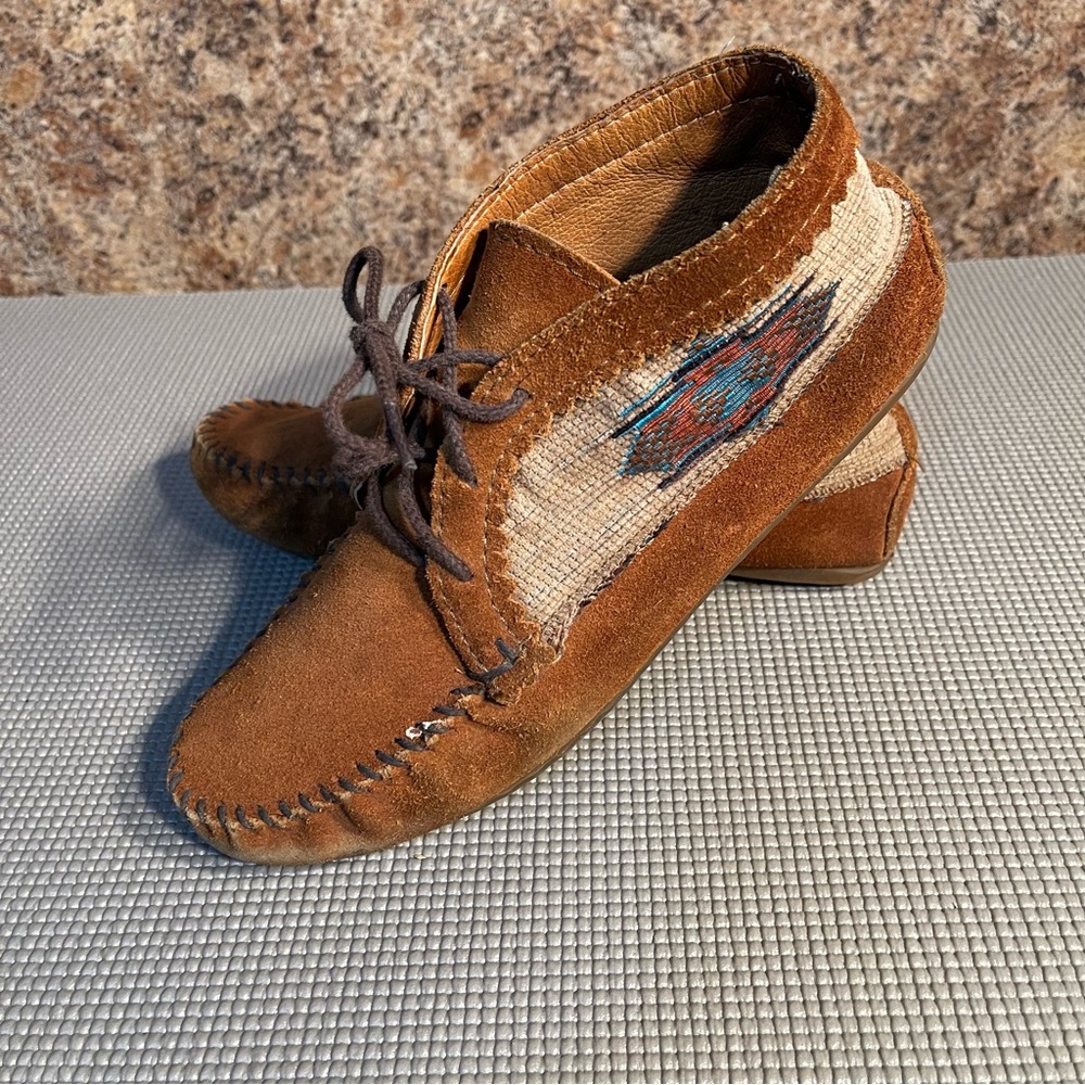 Minnetonka Lace Up Ankle Moccasins Aztec Design